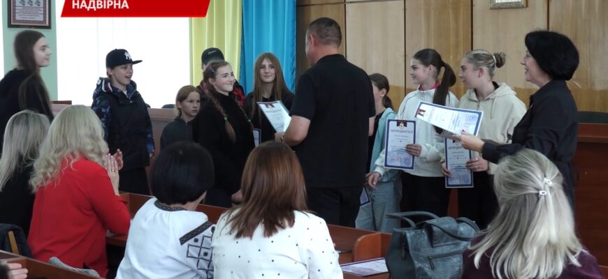 У Надвірній відбулася церемонія відзначення переможців та призерів олімпіад. Відео