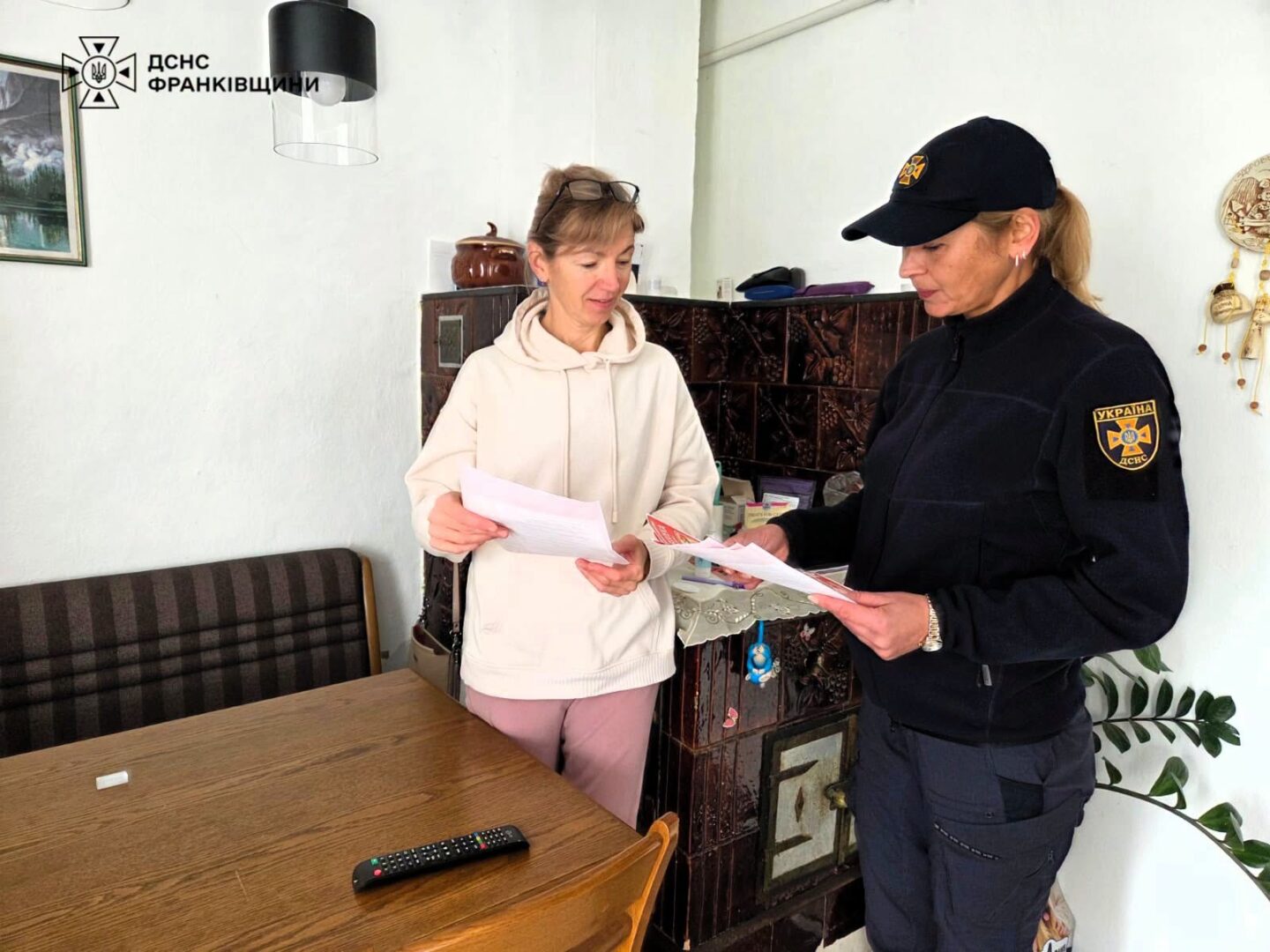 pymak - Офіцери-рятувальники громад продовжують навчати населення правил пожежної безпеки - rai.ua
