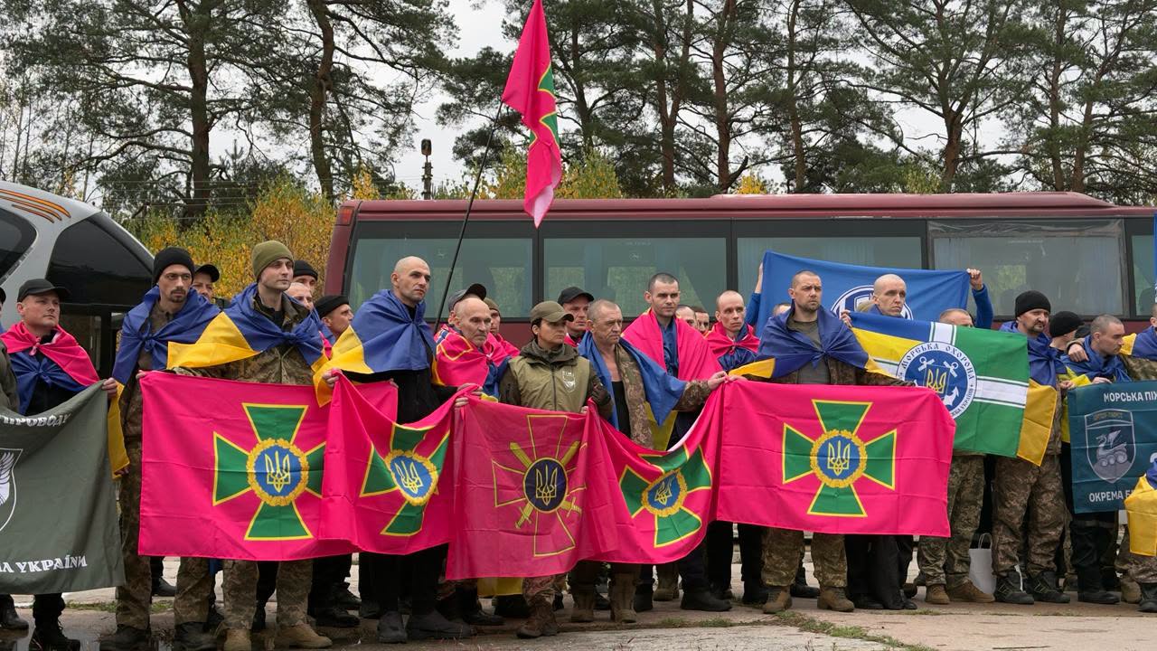 r7shchnr 1 - «Ти не лякайся, я сильно схуд» – такими були слова прикордонника, який повернувся з полон - rai.ua
