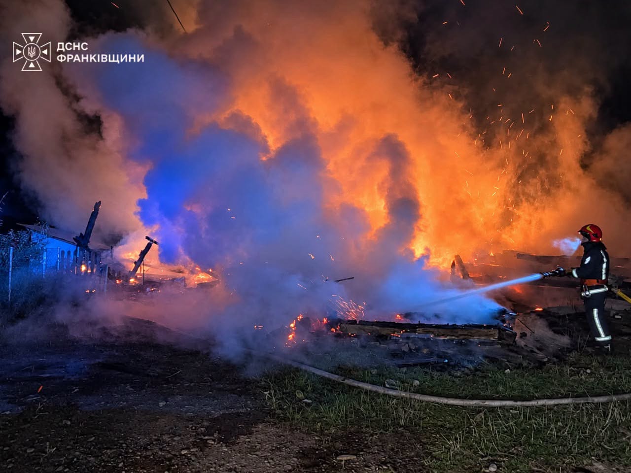 r8z0shch - Рятувальники ліквідували пожежі в Івано-Франківську, Тисмениці та Яблуниці - rai.ua
