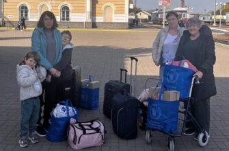 Евакуаційним потягом до Івано-Франківська прибула родина з Дніпропетровської області