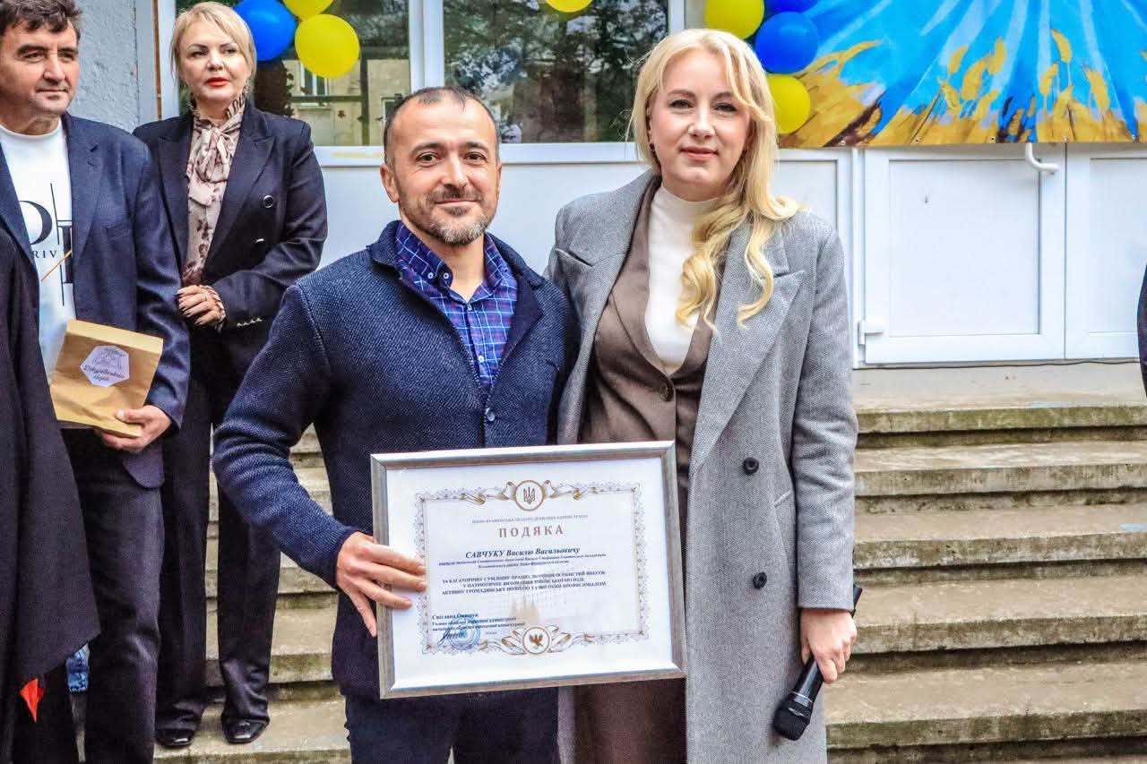 rnyoz - Нові спеціалізовані шкільні автобуси передала для Снятинської громади - rai.ua