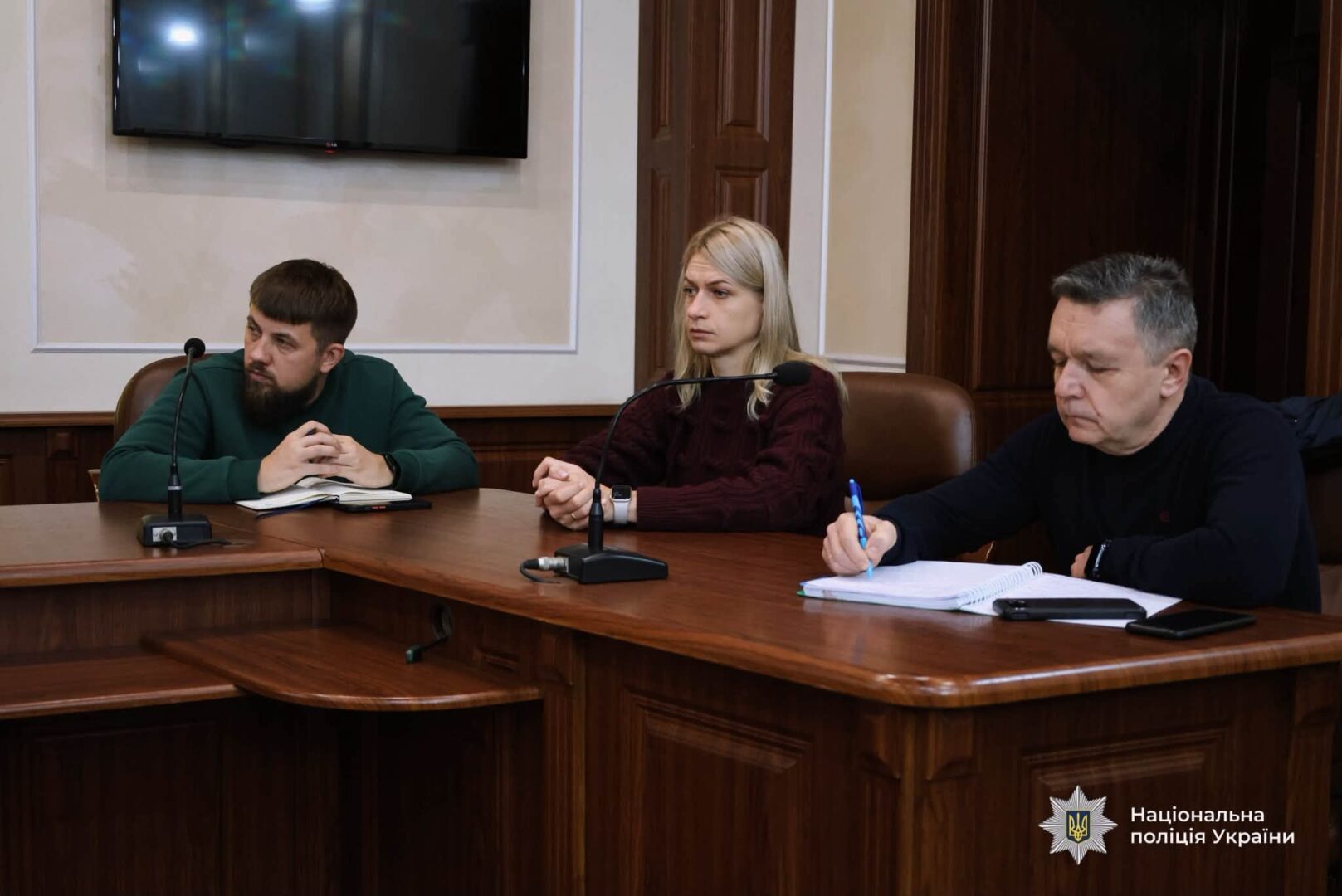 rtlzhiuzh - У поліції зустрілися з родинами полонених та зниклих безвісти захисників - rai.ua