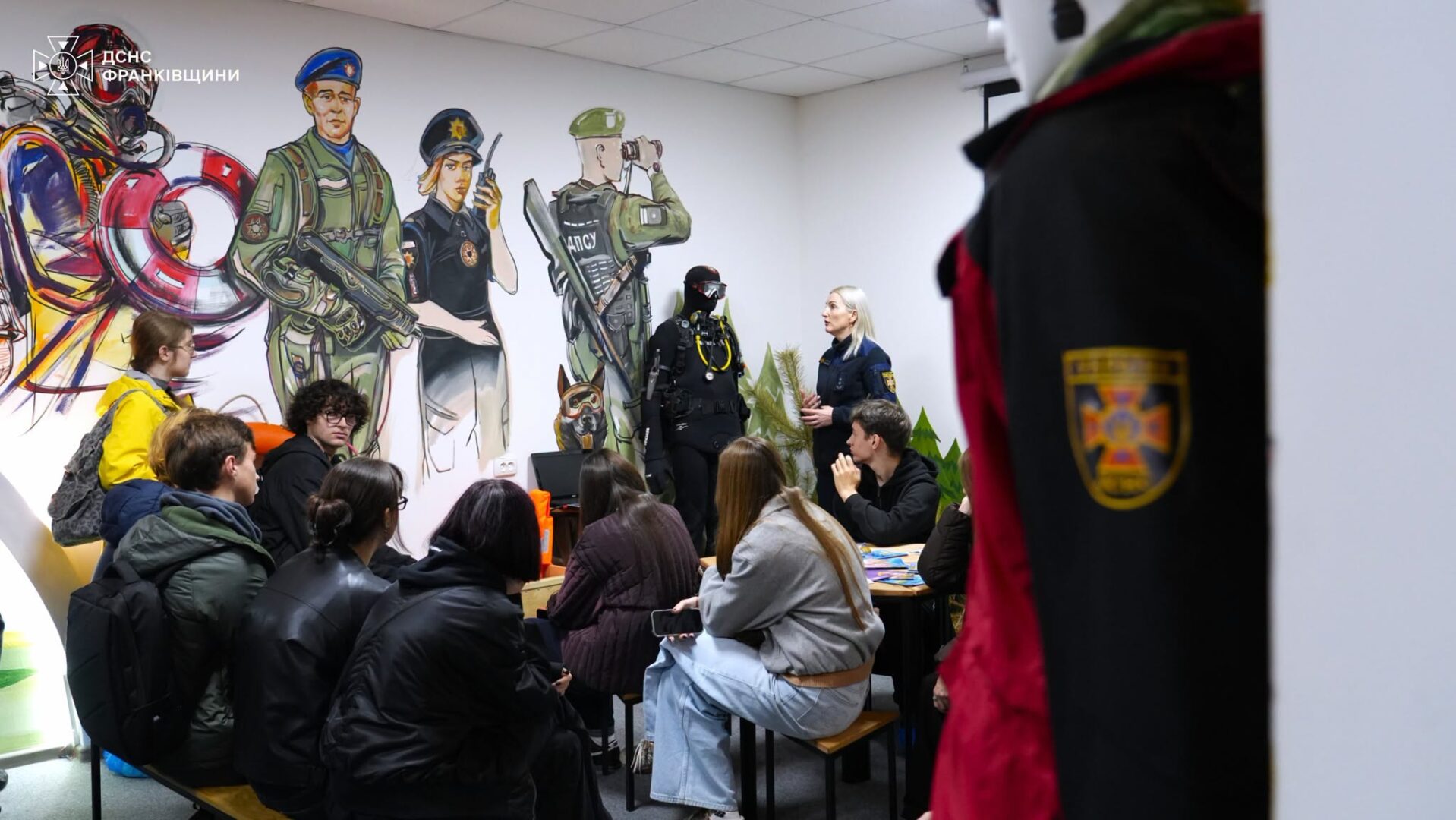 rtshliuzh - Рятувальники Прикарпаття провели навчання для студентів - rai.ua