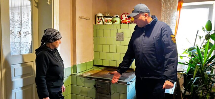 Офіцери-рятувальники громад продовжують навчати населення правил пожежної безпеки